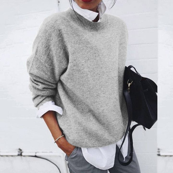 Relaxed Fit Women's Knit Jumper with Soft Fabric and Round Neck