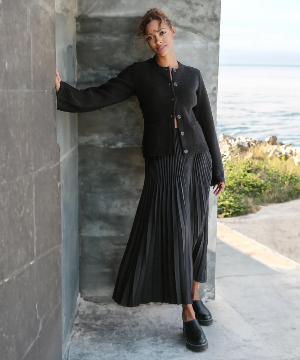 Women's Stylish Slim Fit Round Neck Cardigan with Button Detail