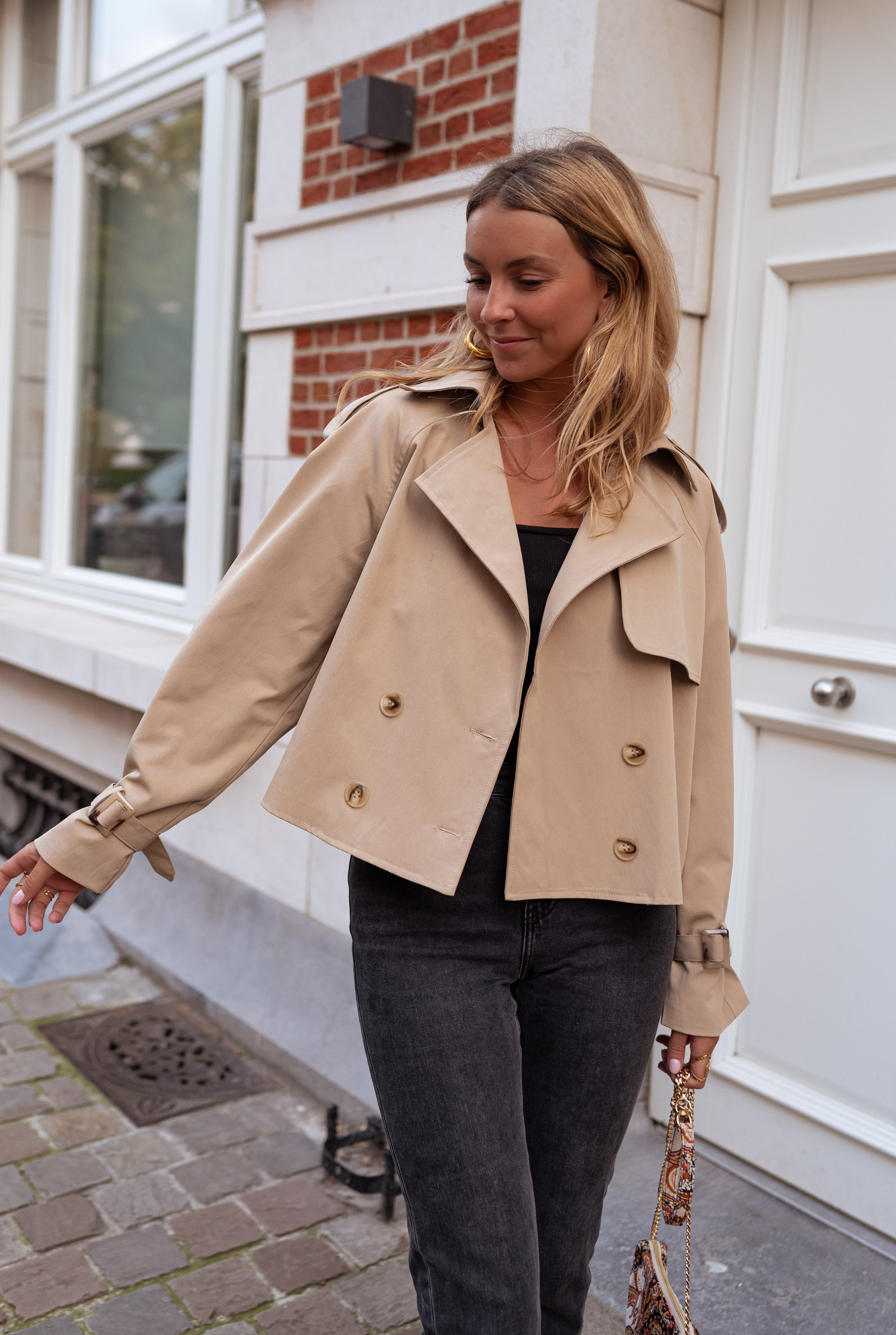 Women's Cropped Double-Breasted Trench Coat with Belted Sleeves