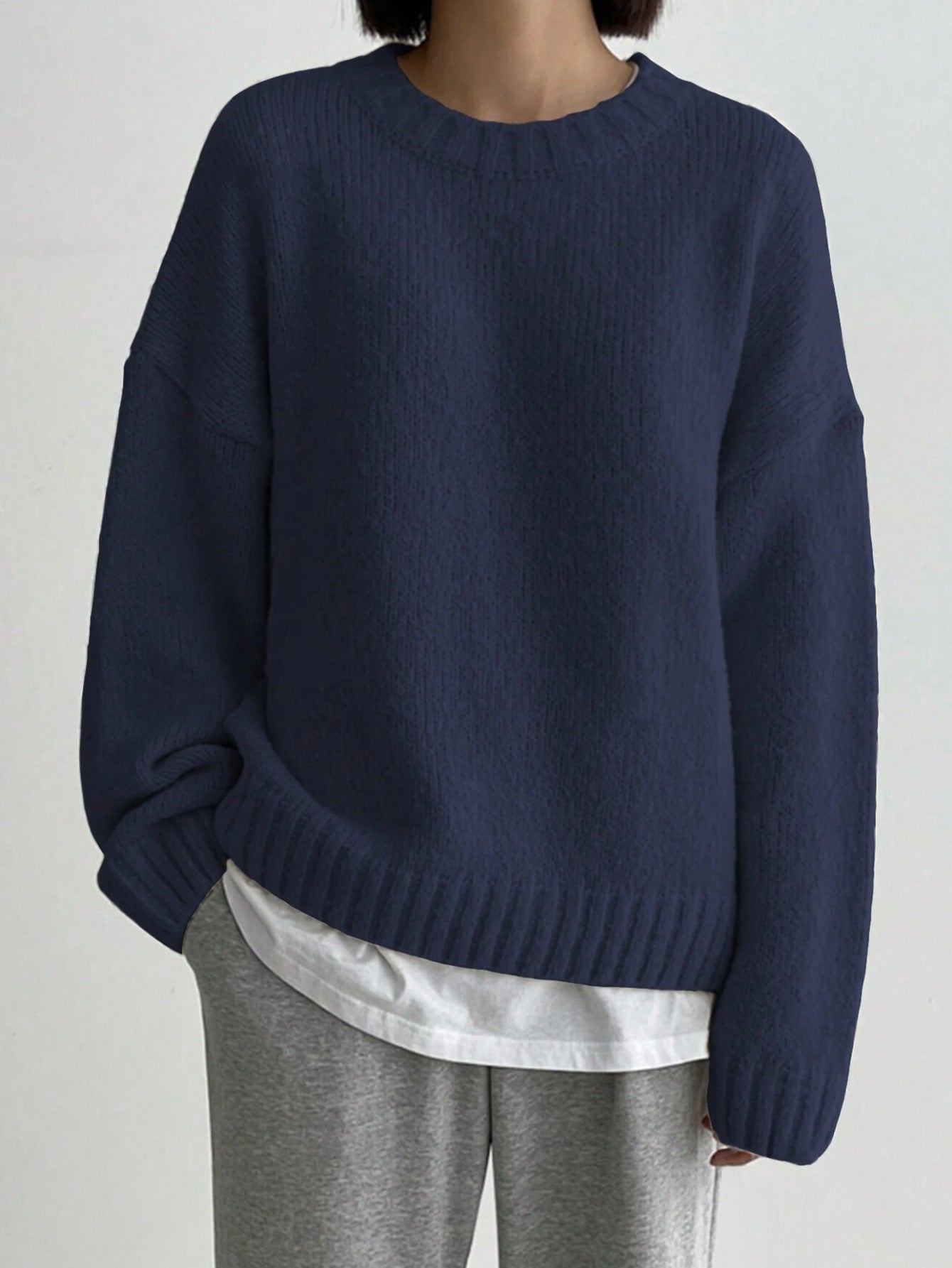 Women's Oversized Knit Sweater with Crew Neck and Ribbed Detailing