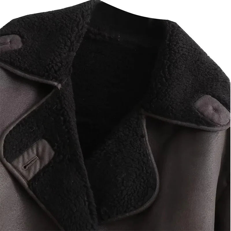 Women's Leather Winter Coat with Cozy Lining and Broad Collar