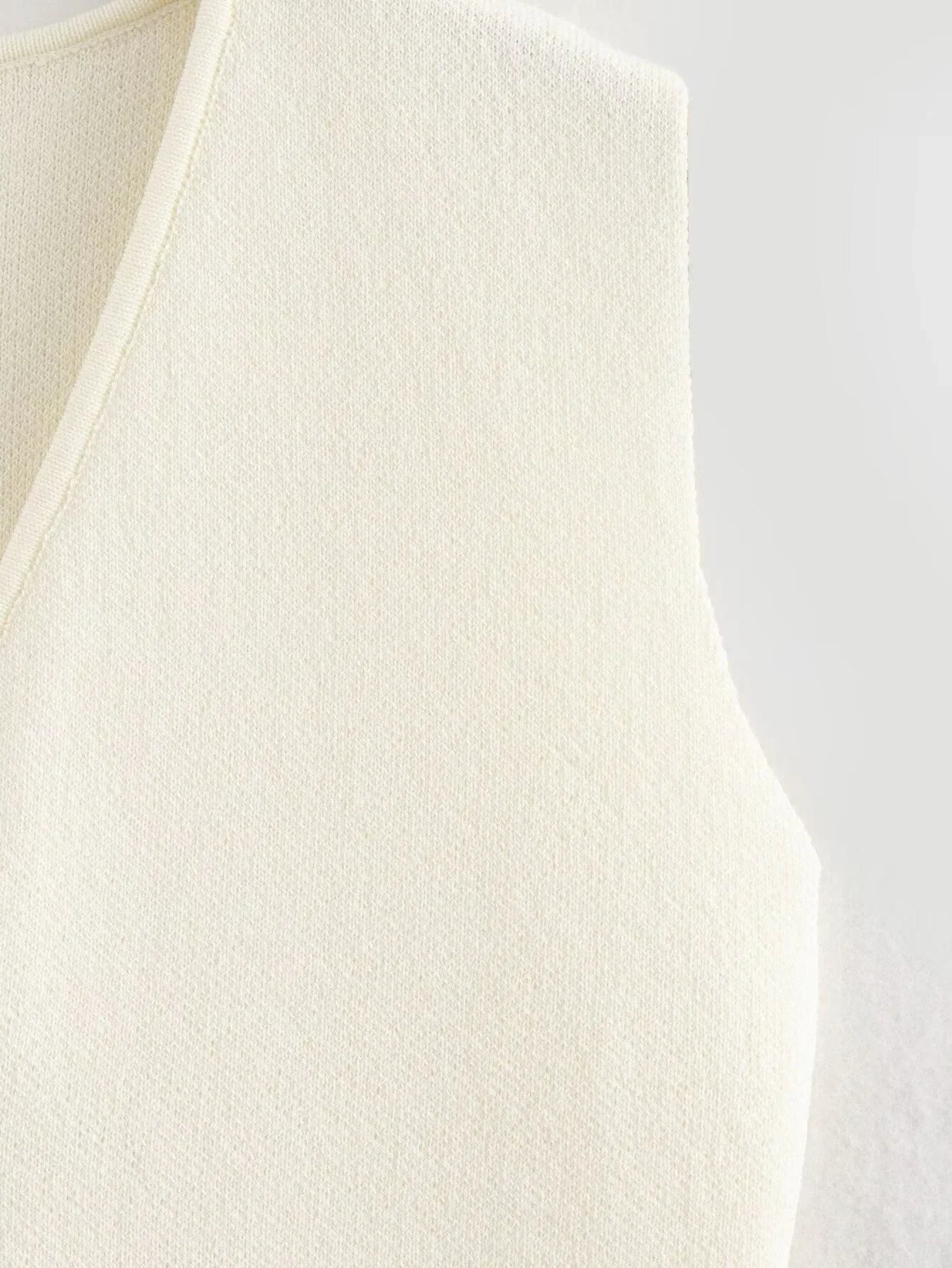 Women's Sleeveless Knitted Vest Top with Button-Front Closure