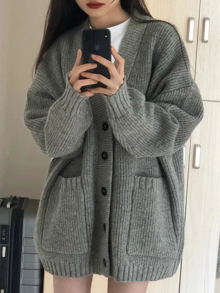 Women's Loose-Fit Ribbed Cardigan with Drop Shoulders and Button Details