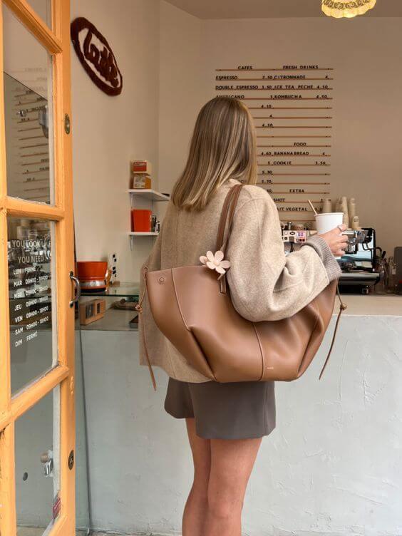 Vintage-Inspired Women's Tote Bag with Durable Top Handles