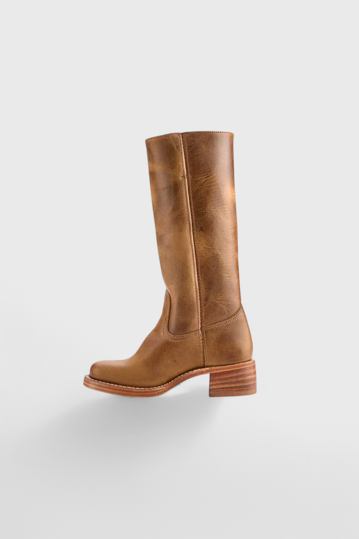 Women's Knee-High Boots Featuring a Stacked Heel and Timeless Round Toe