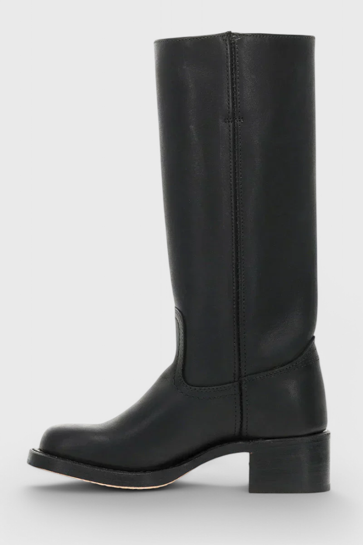 Women's Knee-High Boots Featuring a Stacked Heel and Timeless Round Toe