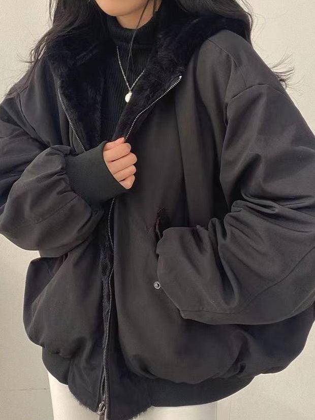 Women's Cozy Oversized Winter Coat with Soft Lining and Zipper Closure