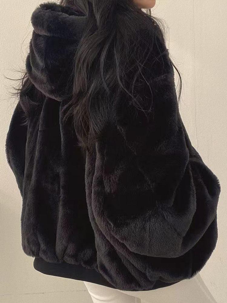 Women's Cozy Oversized Winter Coat with Soft Lining and Zipper Closure