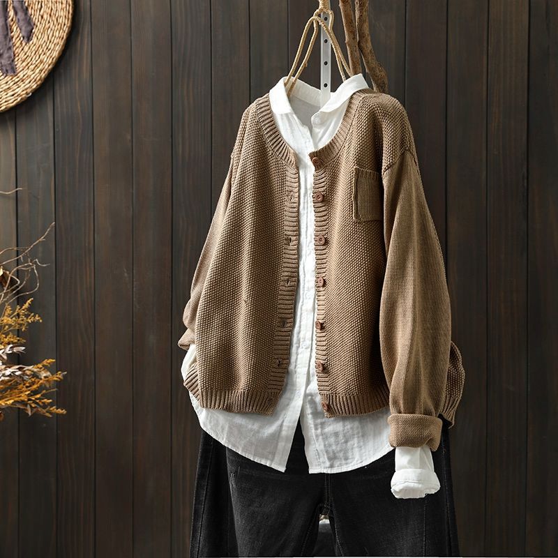 Women's Oversized Knit Cardigan Featuring Pocket and Button Closure