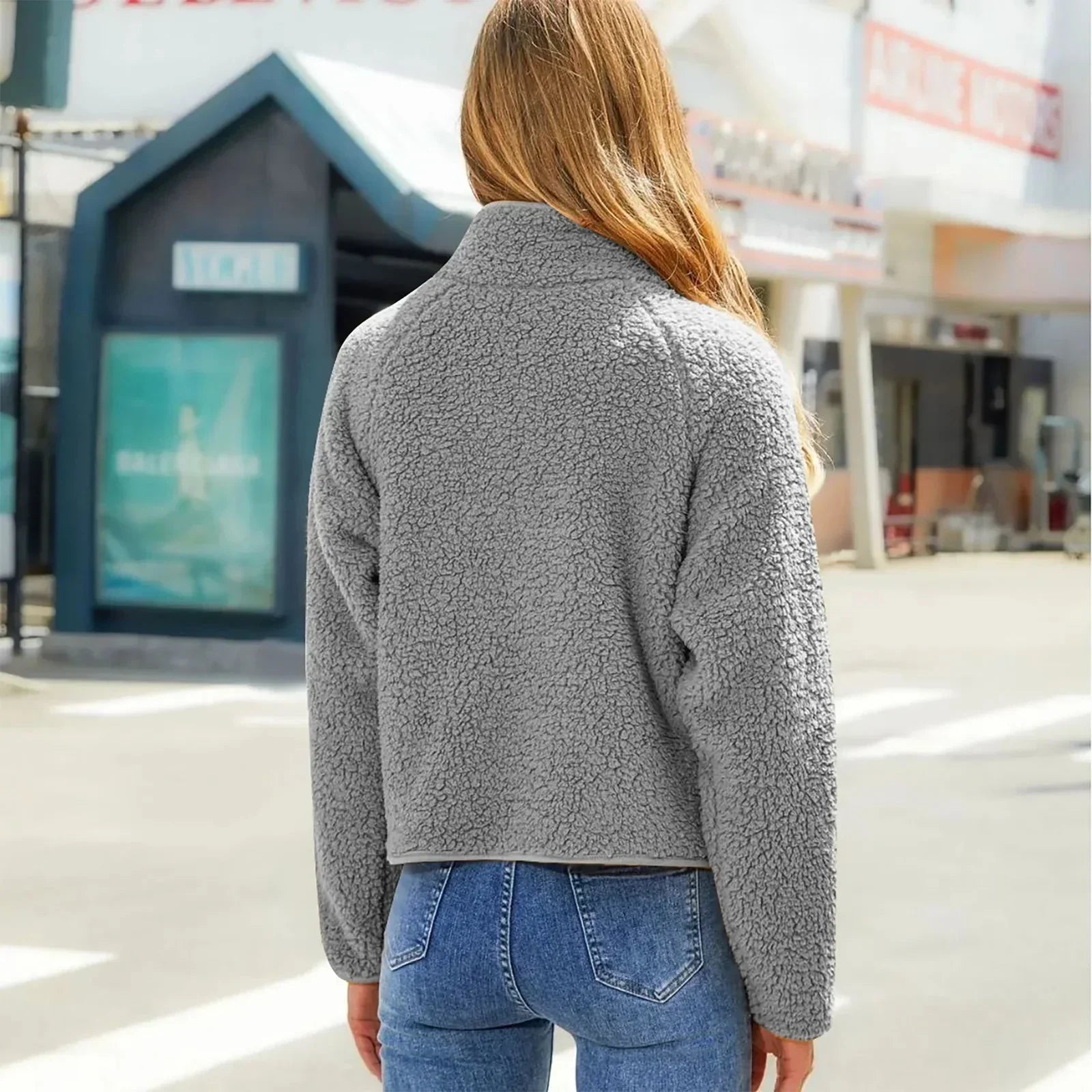 Women's Quilted Winter Coat with Cozy Sleeves and Zipper Closure