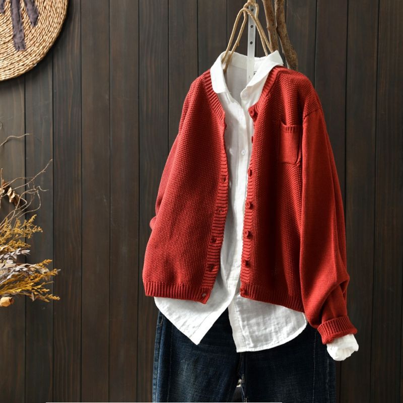 Women's Oversized Knit Cardigan Featuring Pocket and Button Closure