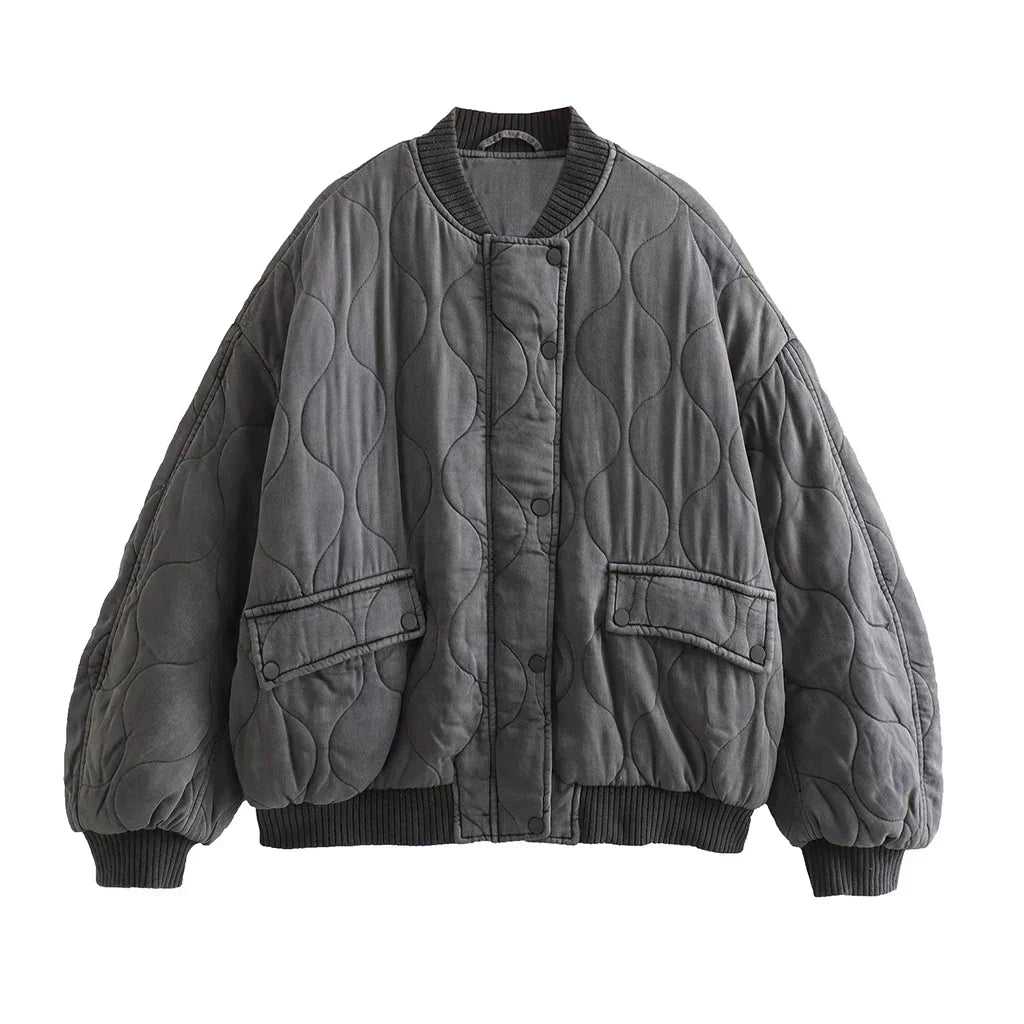 Women's Oversized Quilted Bomber Jacket Featuring Snap Buttons and Pockets