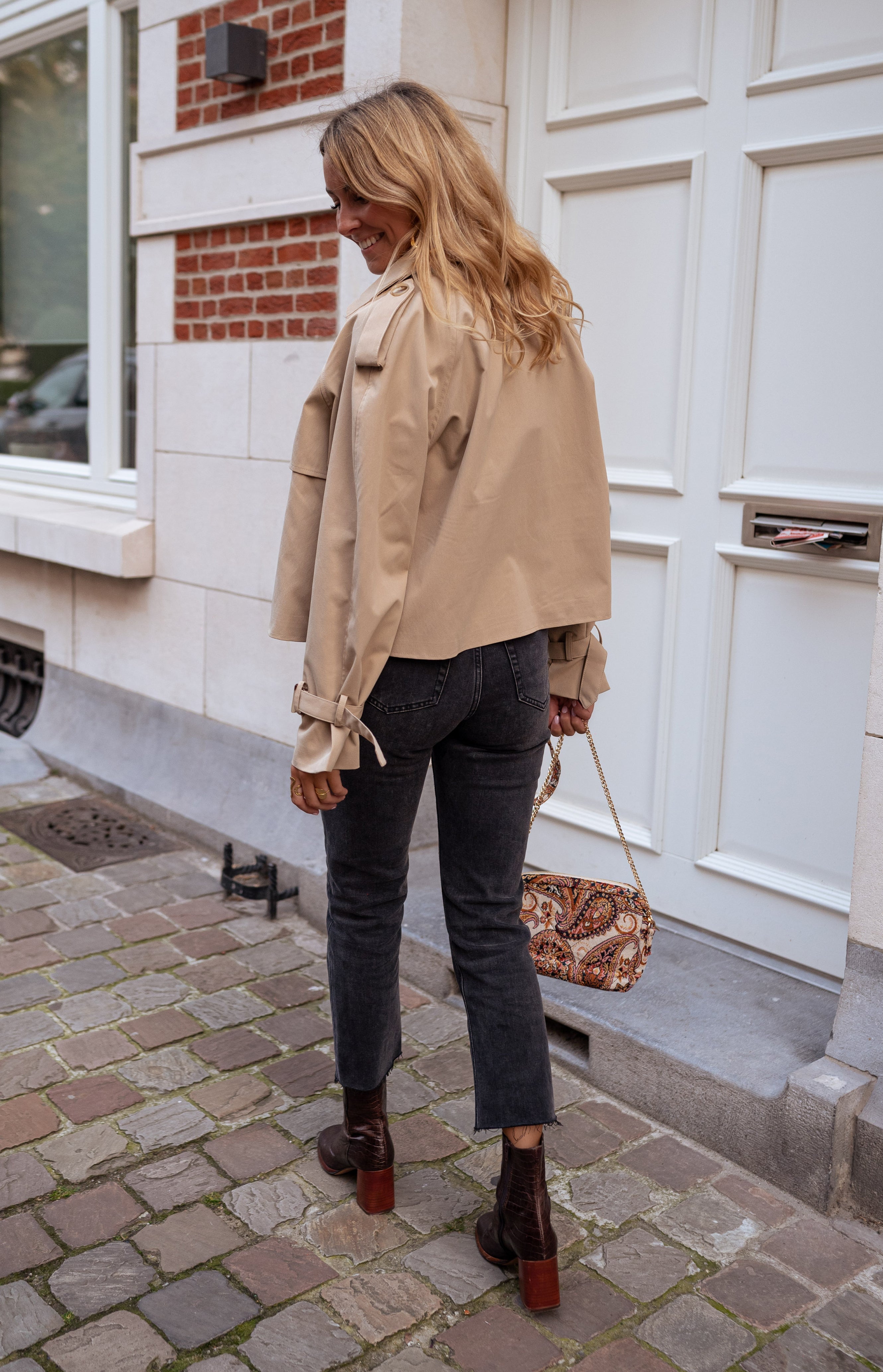 Women's Cropped Double-Breasted Trench Coat with Belted Sleeves