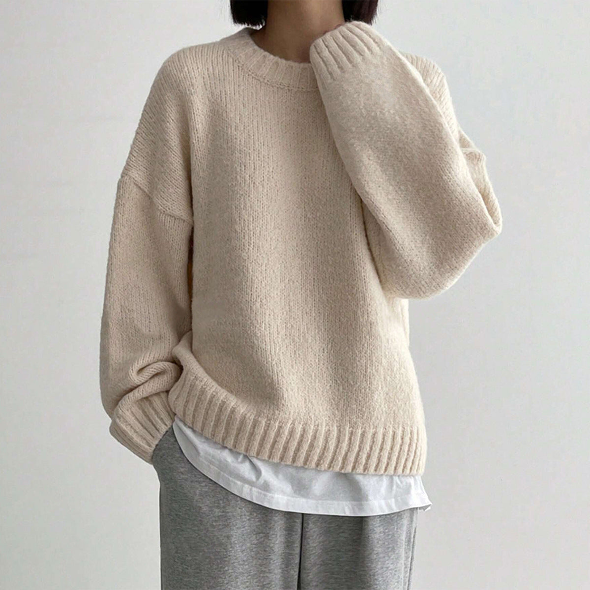Women's Oversized Knit Sweater with Crew Neck and Ribbed Detailing