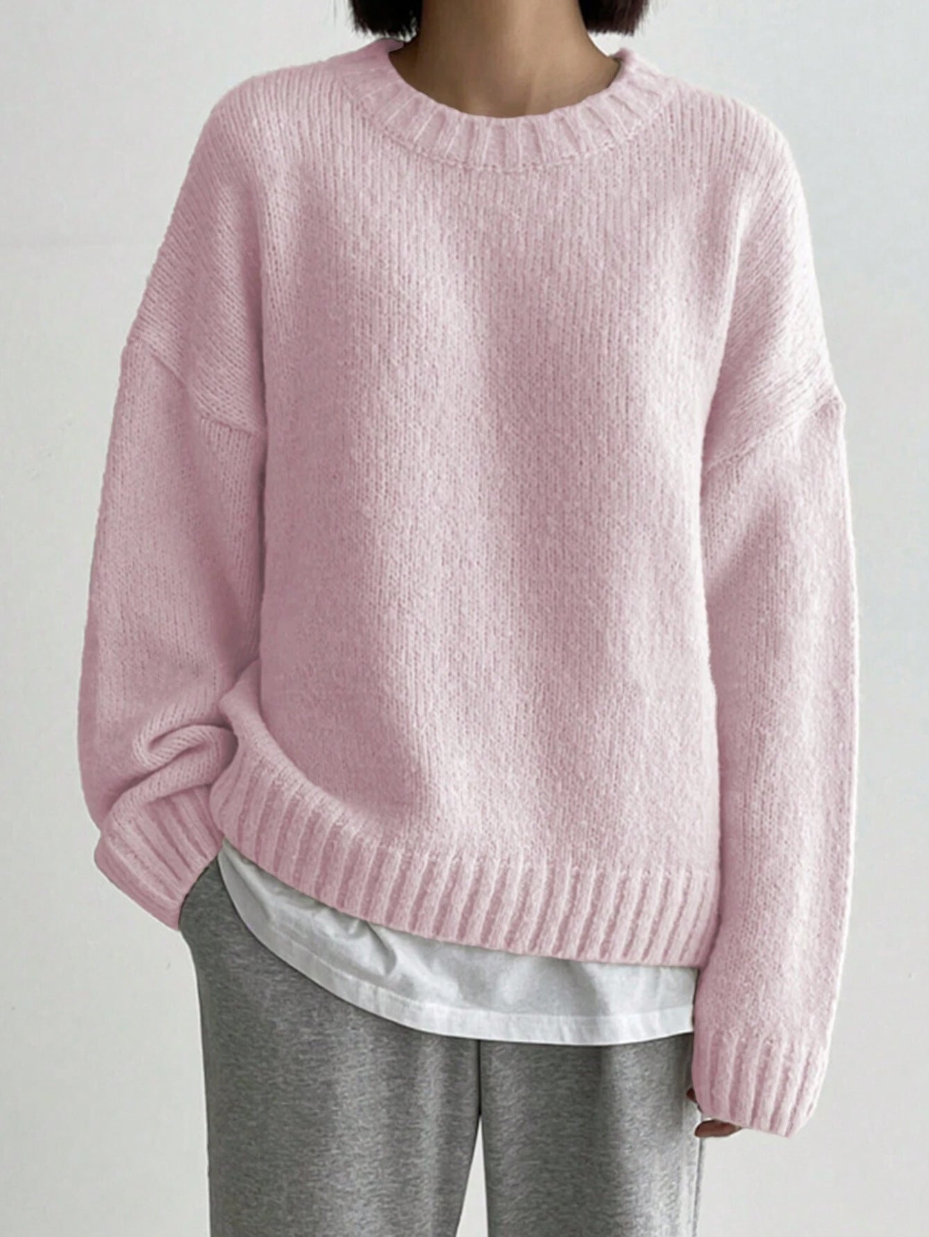 Women's Oversized Knit Sweater with Crew Neck and Ribbed Detailing