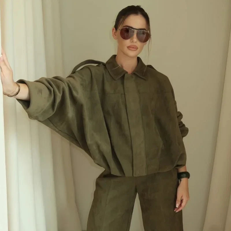 Lapel-Collared Cropped Bomber Jacket for Women with Zip Closure