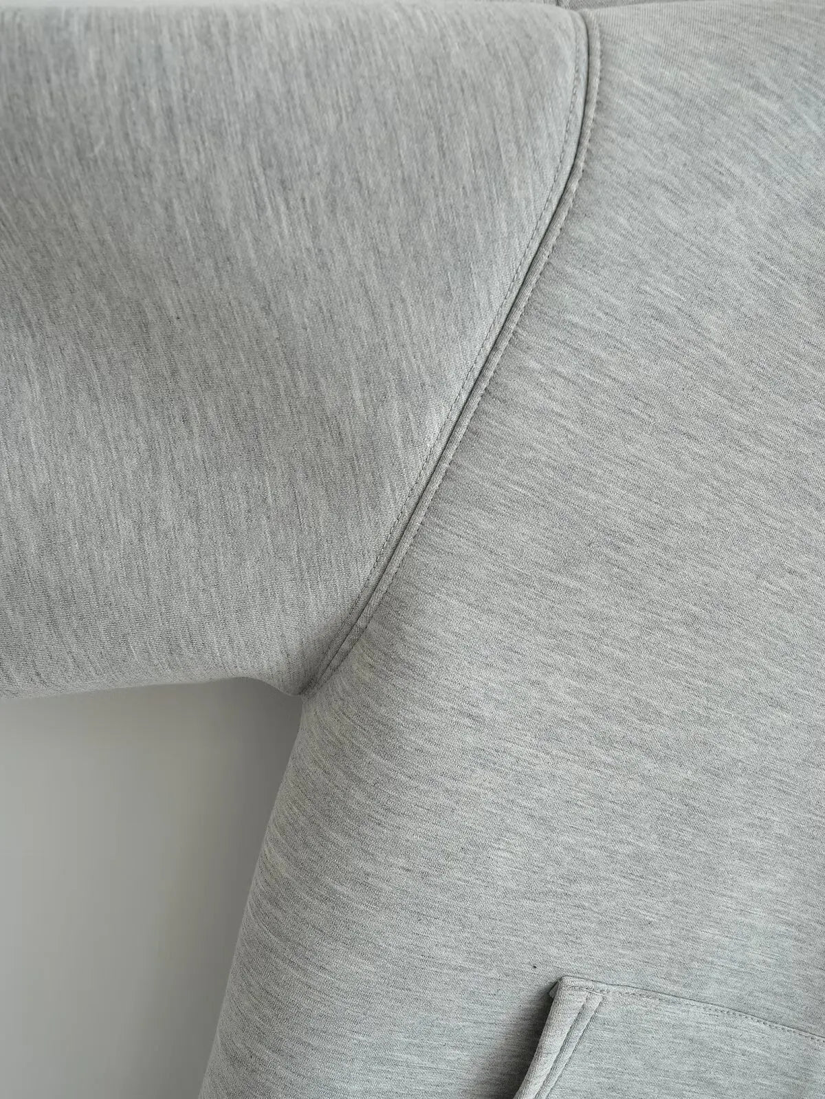 Women's Loose-Fit Zip-Up Hoodie with Drawstring Hood and Pockets