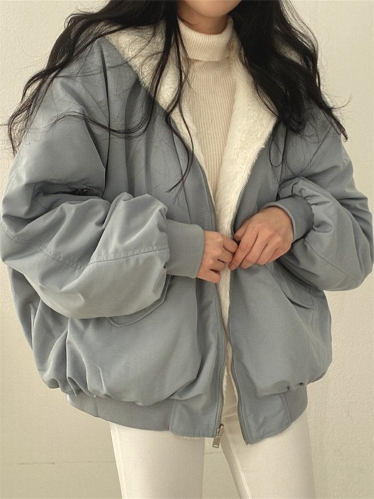 Women's Cozy Oversized Winter Coat with Soft Lining and Zipper Closure