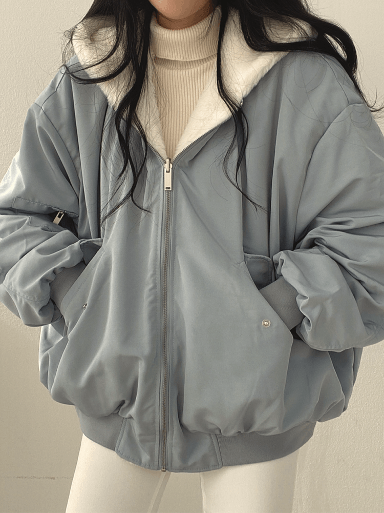Women's Cozy Oversized Winter Coat with Soft Lining and Zipper Closure