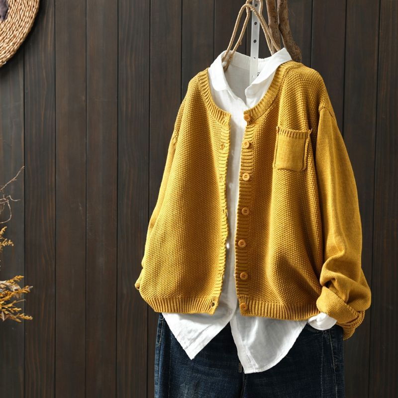 Women's Oversized Knit Cardigan Featuring Pocket and Button Closure
